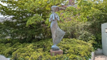 緑の風に角笛吹けば